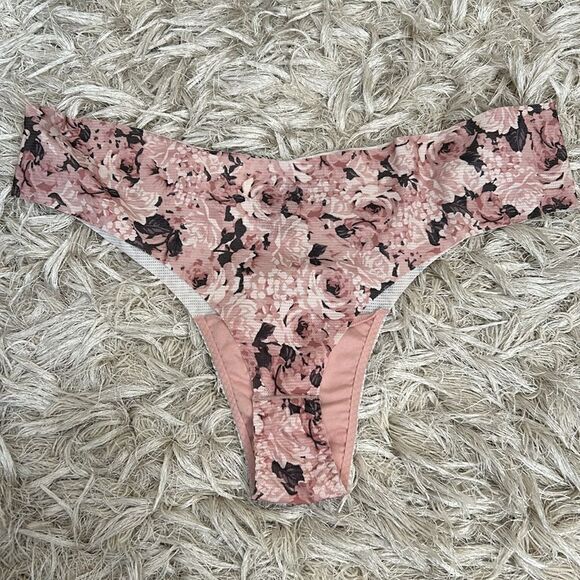 NWT Spanx Under Statements Breathable Lightweight Thong in Rose Garden size 2X - Picture 10 of 10